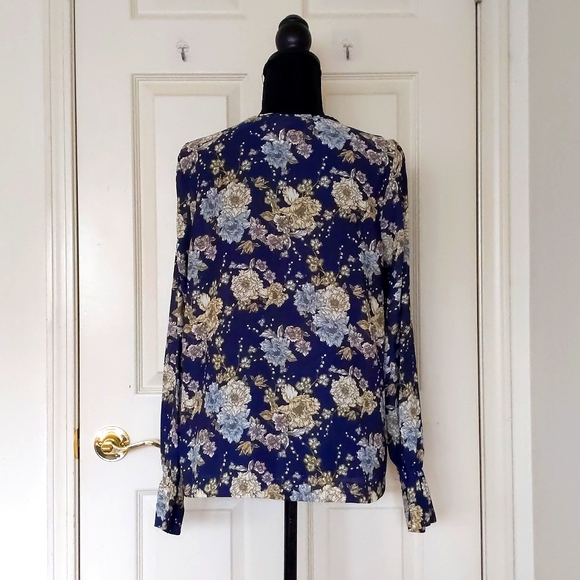 NWOT. H&M Multicolor Floral Long Sleeve Loose Fit Blouse. - Picture 2 of 5